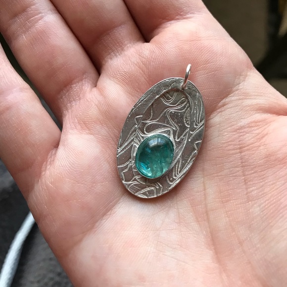 MEET YOUR POSHER - Picture 4 of 7